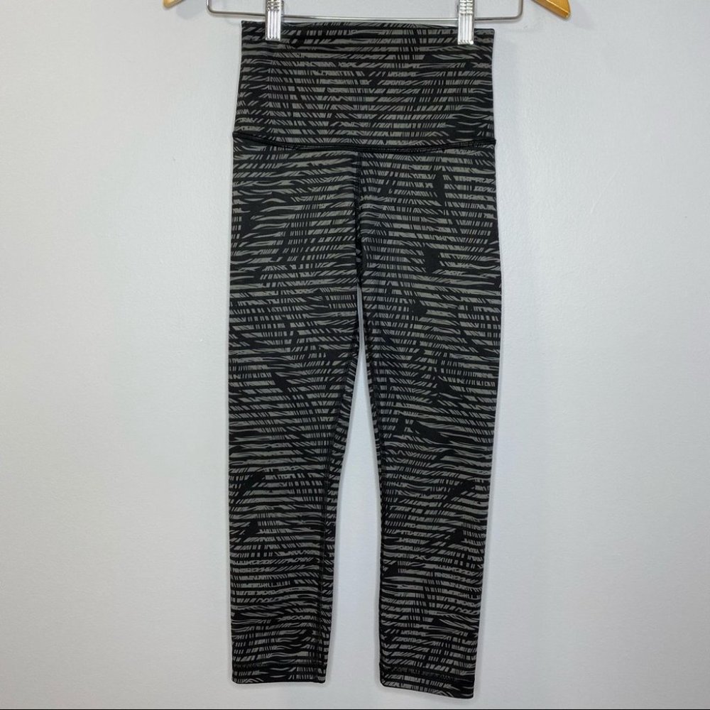 Lululemon Wunder Under Feather Print Crop Leggings - Picture 1 of 9